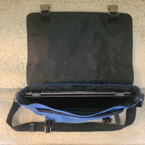 NWOT Michael Kors Laptop Messenger Bag - Picture 6 of 9
